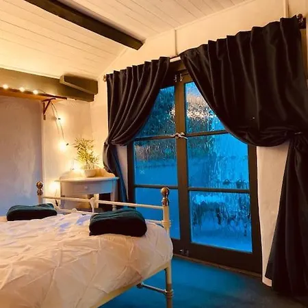 Outhouse Bothy Apartment *