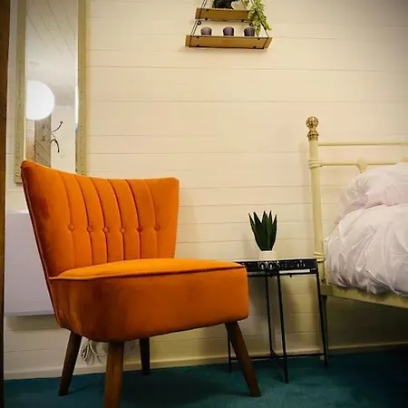 Outhouse Bothy Apartment