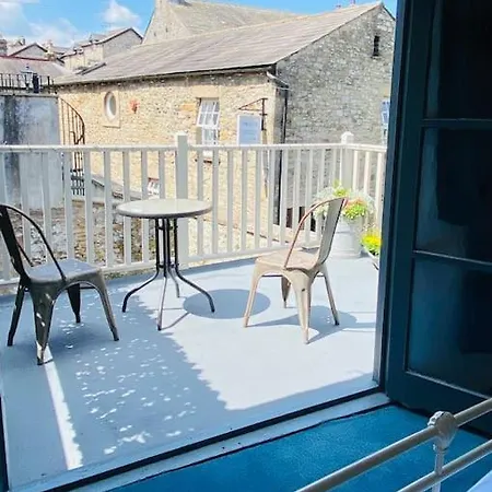 Outhouse Bothy カークビー・ロンズデール