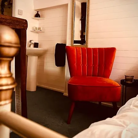 Outhouse Bothy Apartment